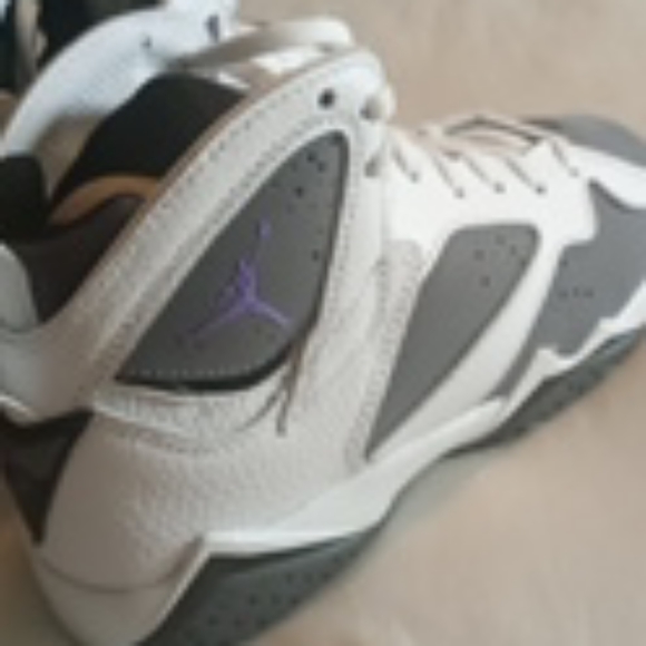 Brand new boys Jordans bb shoes - Picture 5 of 8